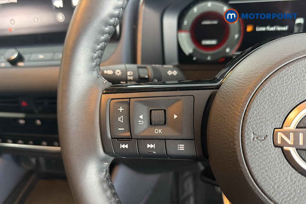 Nissan Qashqai Tekna Manual Petrol SUV - Stock Number (1681367) - 4th supplementary image