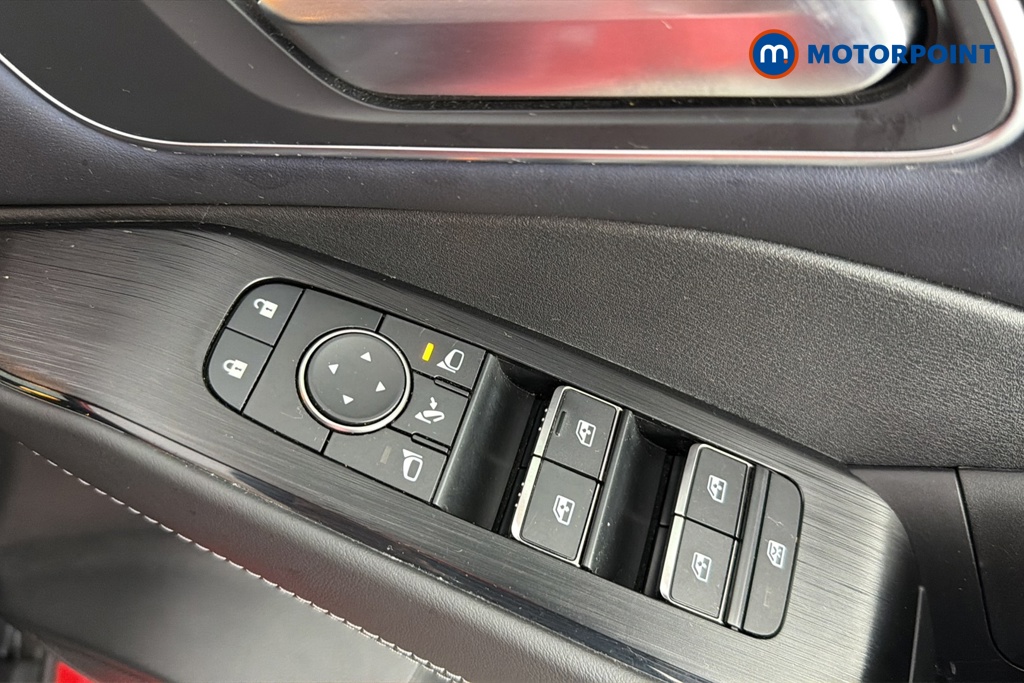 Nissan Qashqai Tekna Manual Petrol SUV - Stock Number (1681367) - 19th supplementary image