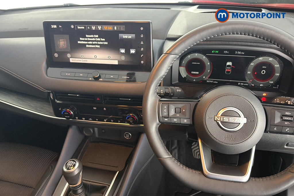 Nissan Qashqai Tekna Manual Petrol SUV - Stock Number (1681367) - 1st supplementary image