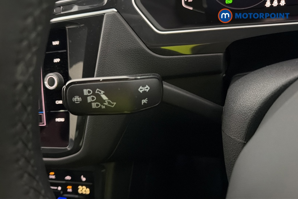 Volkswagen Tiguan R-Line Edition Automatic Diesel SUV - Stock Number (1681715) - 5th supplementary image