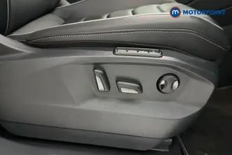 Volkswagen Tiguan R-Line Edition Automatic Diesel SUV - Stock Number (1681715) - 23rd supplementary image