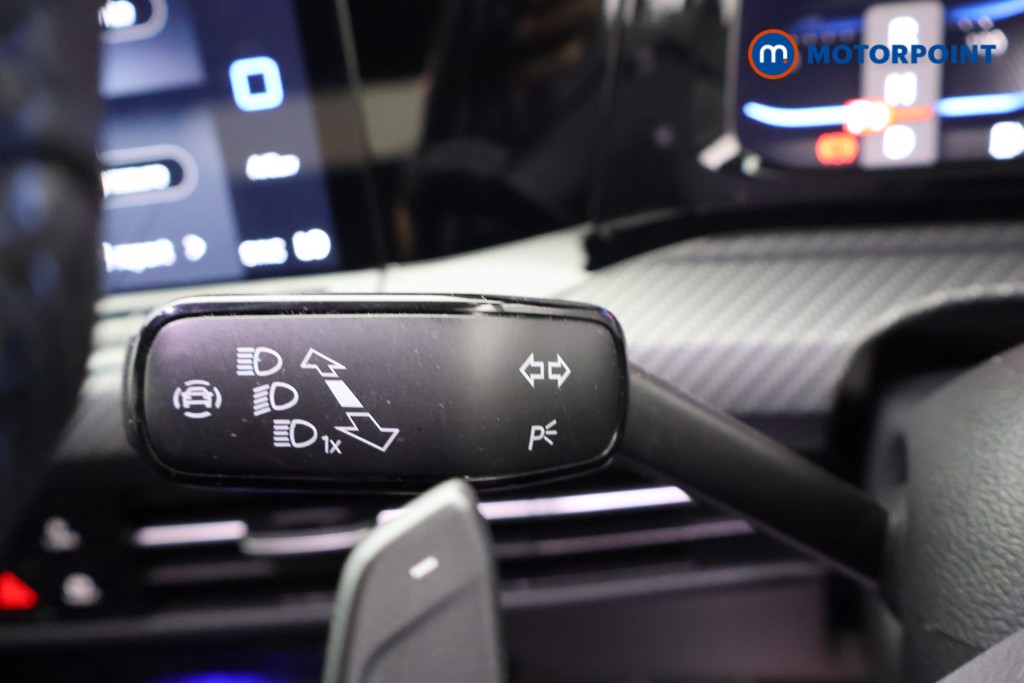 Volkswagen Golf R Automatic Petrol Hatchback - Stock Number (1683109) - 5th supplementary image