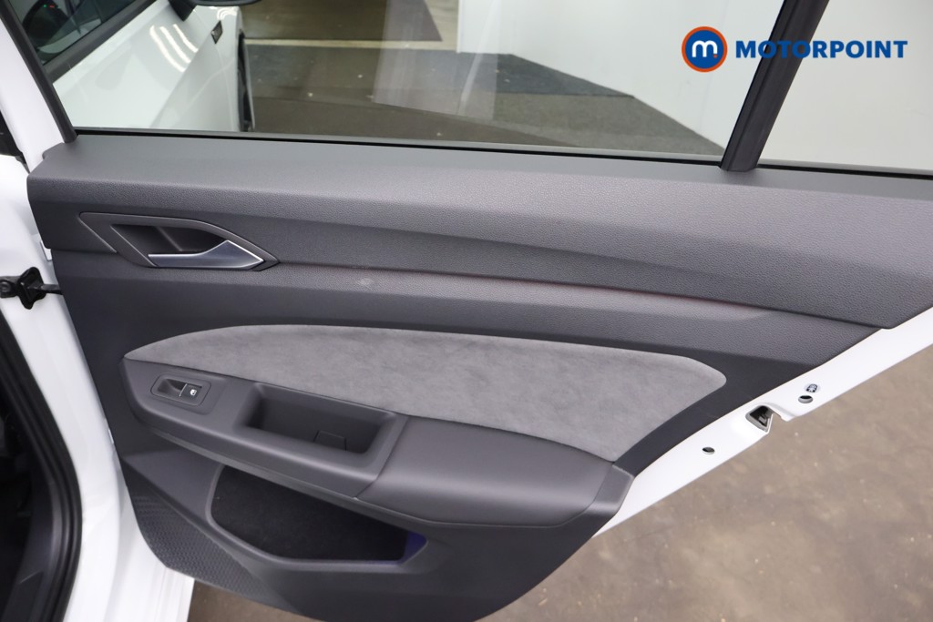 Volkswagen Golf R Automatic Petrol Hatchback - Stock Number (1683109) - 26th supplementary image