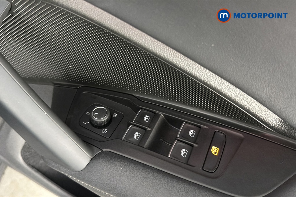 Volkswagen Tiguan R-Line Automatic Petrol Plug-In Hybrid SUV - Stock Number (1683662) - 19th supplementary image