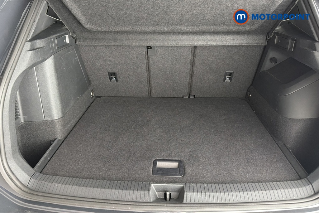 Volkswagen Tiguan R-Line Automatic Petrol Plug-In Hybrid SUV - Stock Number (1683662) - 30th supplementary image