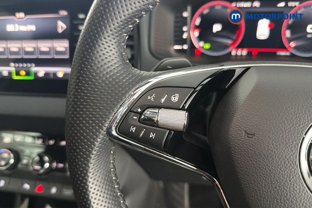 Skoda Karoq Sportline Automatic Petrol SUV - Stock Number (1683663) - 4th supplementary image