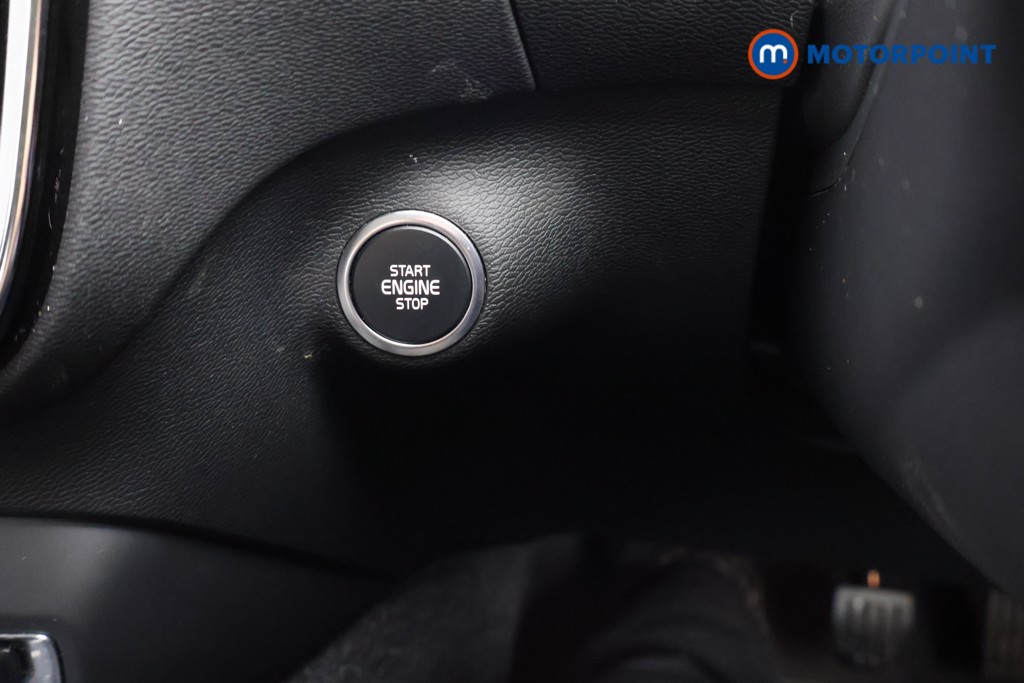 Volvo Xc40 Momentum Manual Petrol SUV - Stock Number (1675978) - 6th supplementary image