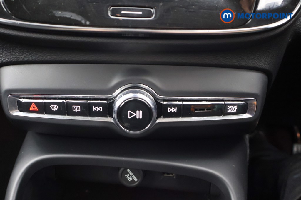 Volvo Xc40 Momentum Manual Petrol SUV - Stock Number (1675978) - 8th supplementary image