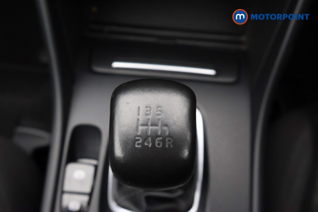 Volvo Xc40 Momentum Manual Petrol SUV - Stock Number (1675978) - 9th supplementary image