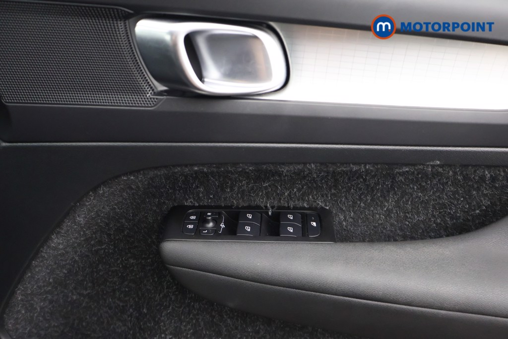 Volvo Xc40 Momentum Manual Petrol SUV - Stock Number (1675978) - 11th supplementary image