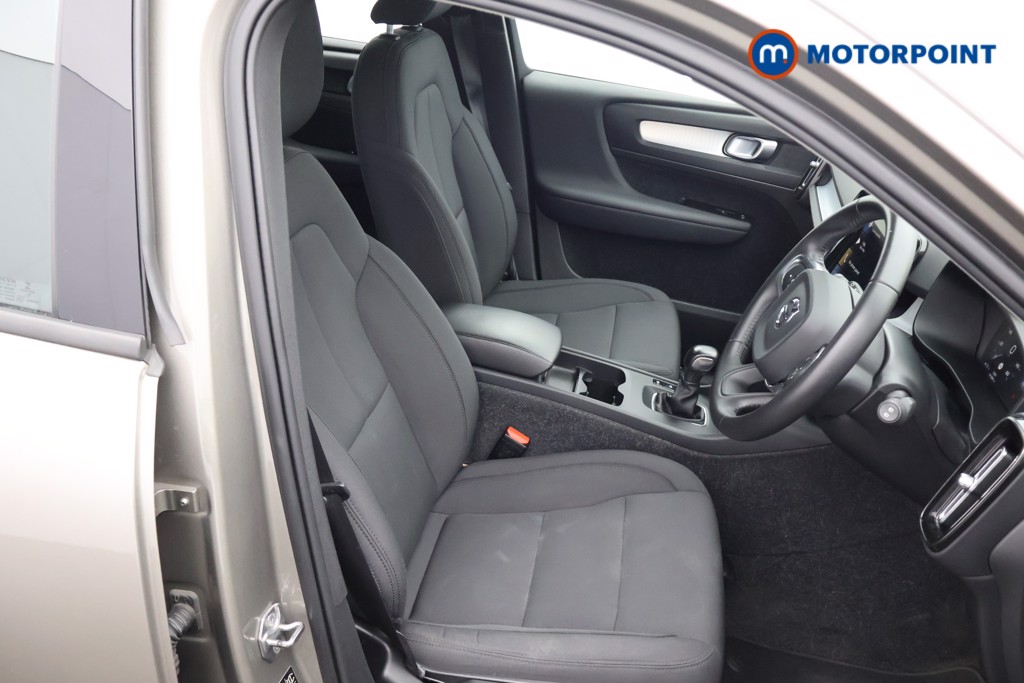 Volvo Xc40 Momentum Manual Petrol SUV - Stock Number (1675978) - 13th supplementary image