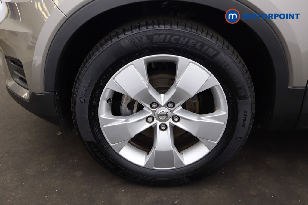 Volvo Xc40 Momentum Manual Petrol SUV - Stock Number (1675978) - 22nd supplementary image