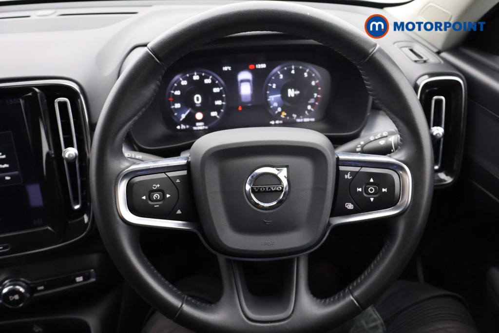 Volvo Xc40 Momentum Manual Petrol SUV - Stock Number (1675978) - 1st supplementary image