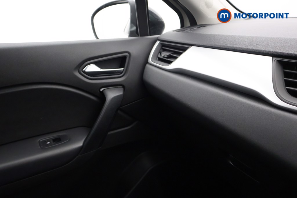Renault Captur Iconic Manual Petrol SUV - Stock Number (1677547) - 11th supplementary image