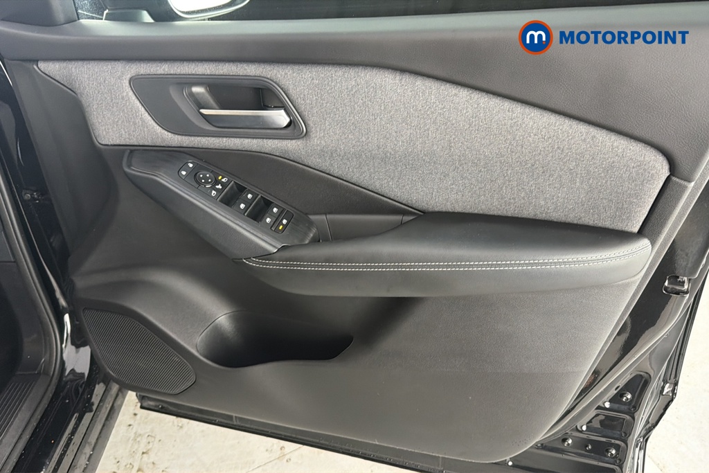 Nissan Qashqai Acenta Premium Automatic Petrol-Electric Hybrid SUV - Stock Number (1683661) - 18th supplementary image