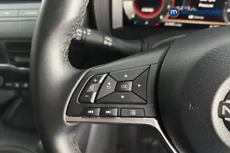 Nissan Juke N-Connecta Manual Petrol SUV - Stock Number (1635834) - 4th supplementary image