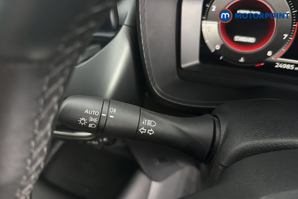 Nissan Juke N-Connecta Manual Petrol SUV - Stock Number (1635834) - 5th supplementary image