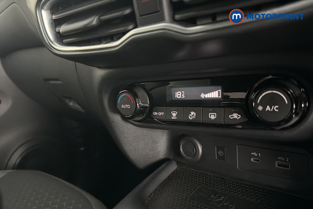 Nissan Juke N-Connecta Manual Petrol SUV - Stock Number (1635834) - 12th supplementary image