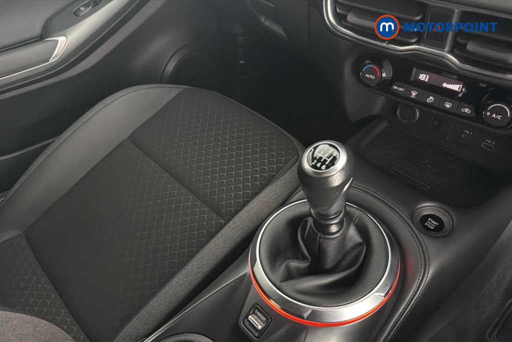 Nissan Juke N-Connecta Manual Petrol SUV - Stock Number (1635834) - 15th supplementary image