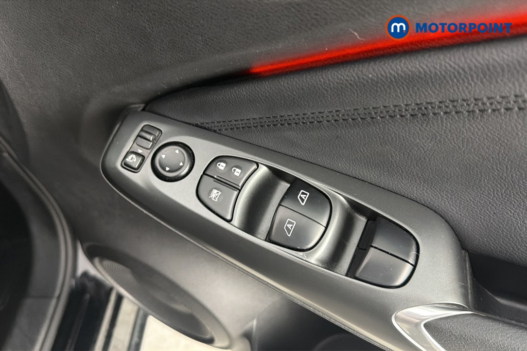 Nissan Juke N-Connecta Manual Petrol SUV - Stock Number (1635834) - 19th supplementary image