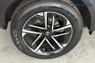 Nissan Juke N-Connecta Manual Petrol SUV - Stock Number (1635834) - 46th supplementary image