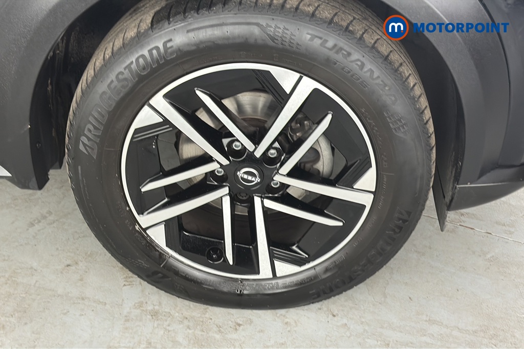 Nissan Juke N-Connecta Manual Petrol SUV - Stock Number (1635834) - 47th supplementary image