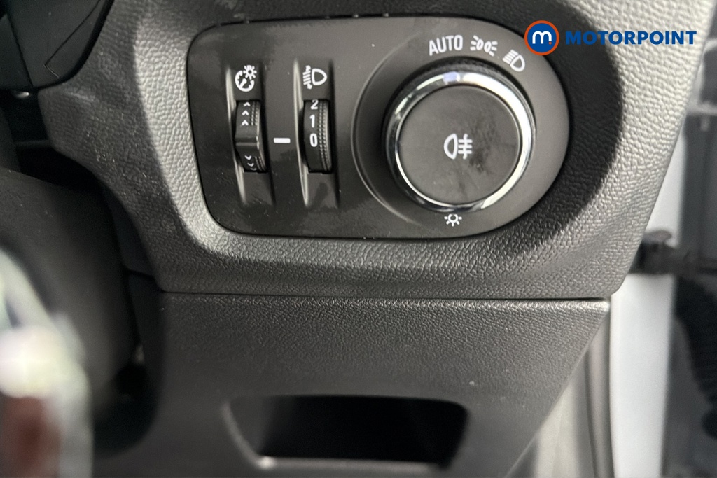 Vauxhall Corsa YES Manual Petrol Hatchback - Stock Number (1639908) - 11th supplementary image