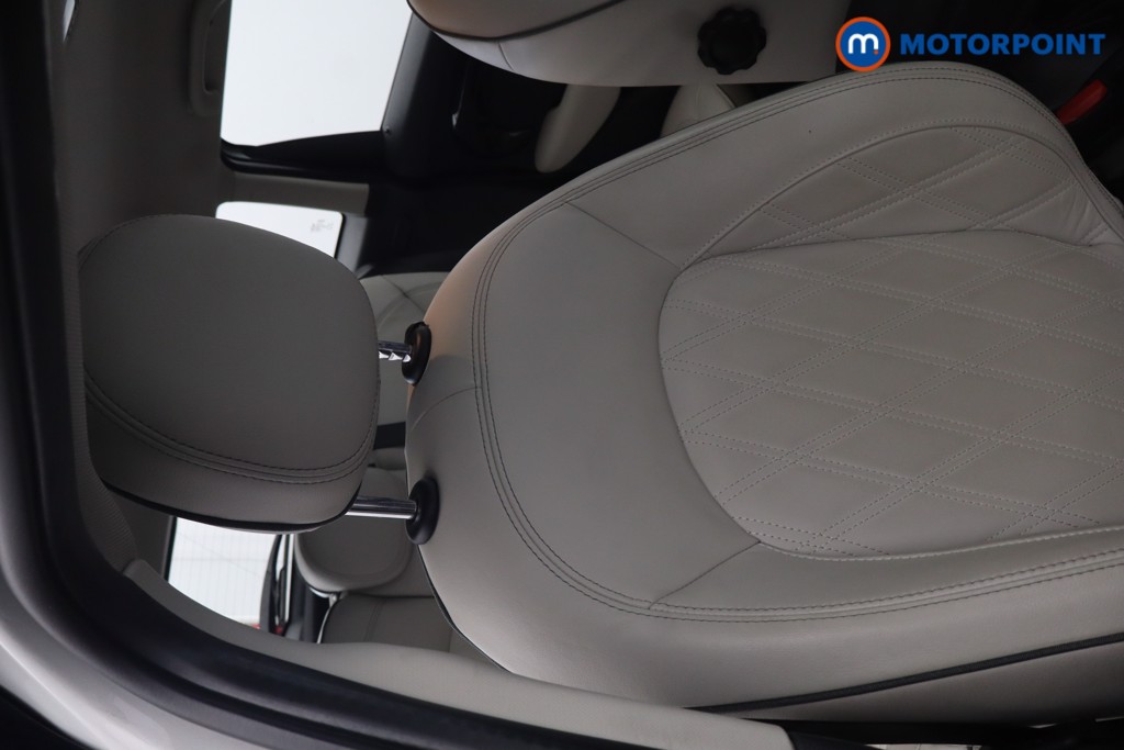 Mini Hatchback Cooper Exclusive Automatic Petrol Hatchback - Stock Number (1673115) - 13th supplementary image