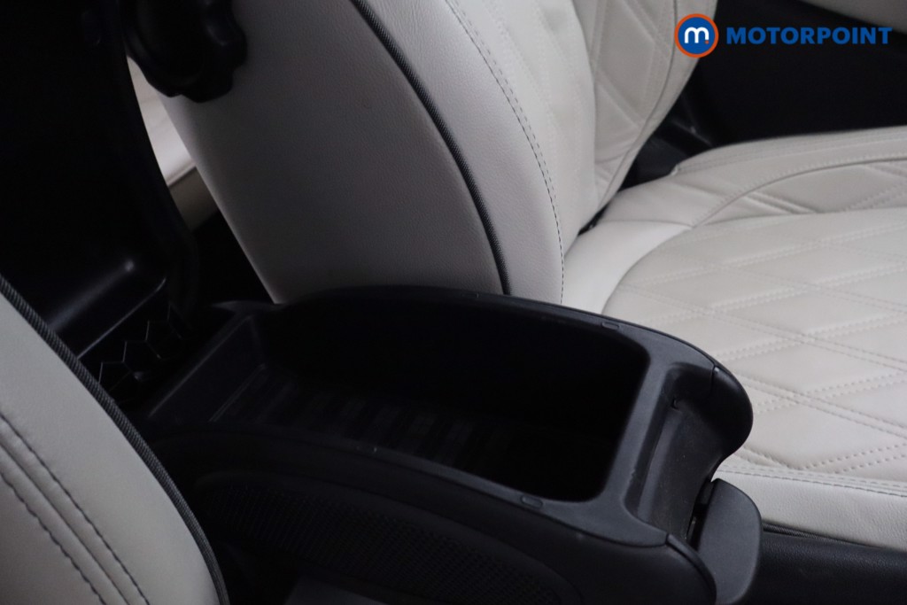 Mini Hatchback Cooper Exclusive Automatic Petrol Hatchback - Stock Number (1673115) - 14th supplementary image