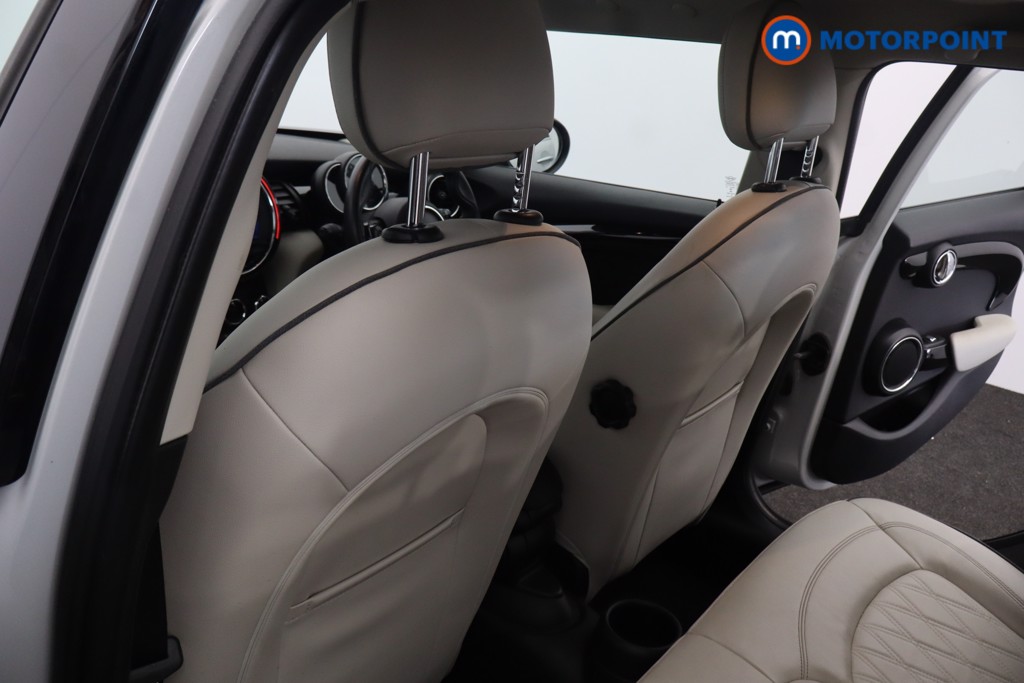 Mini Hatchback Cooper Exclusive Automatic Petrol Hatchback - Stock Number (1673115) - 28th supplementary image
