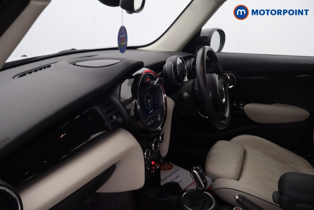 Mini Hatchback Cooper Exclusive Automatic Petrol Hatchback - Stock Number (1673115) - 32nd supplementary image