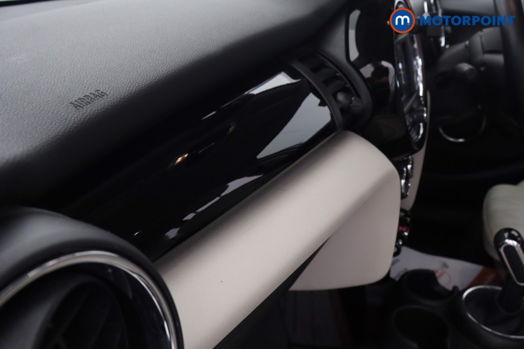Mini Hatchback Cooper Exclusive Automatic Petrol Hatchback - Stock Number (1673115) - 33rd supplementary image