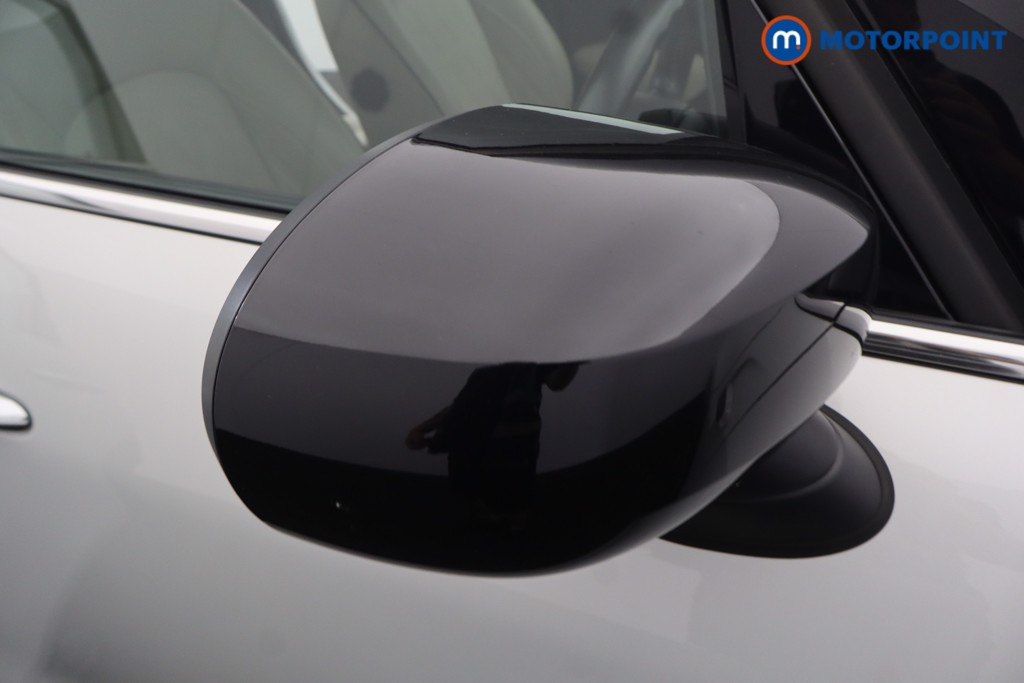 Mini Hatchback Cooper Exclusive Automatic Petrol Hatchback - Stock Number (1673115) - 42nd supplementary image