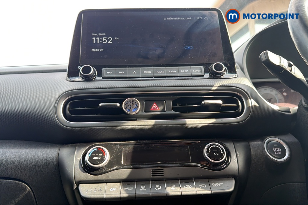 Hyundai Kona Premium Automatic Petrol-Electric Hybrid SUV - Stock Number (1673413) - 8th supplementary image