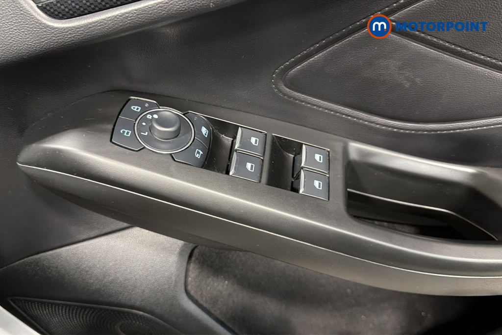 Ford Focus St-Line X Manual Petrol Hatchback - Stock Number (1674348) - 19th supplementary image