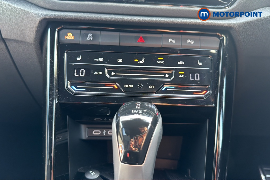 Volkswagen T-Roc Black Edition Automatic Petrol SUV - Stock Number (1675943) - 14th supplementary image