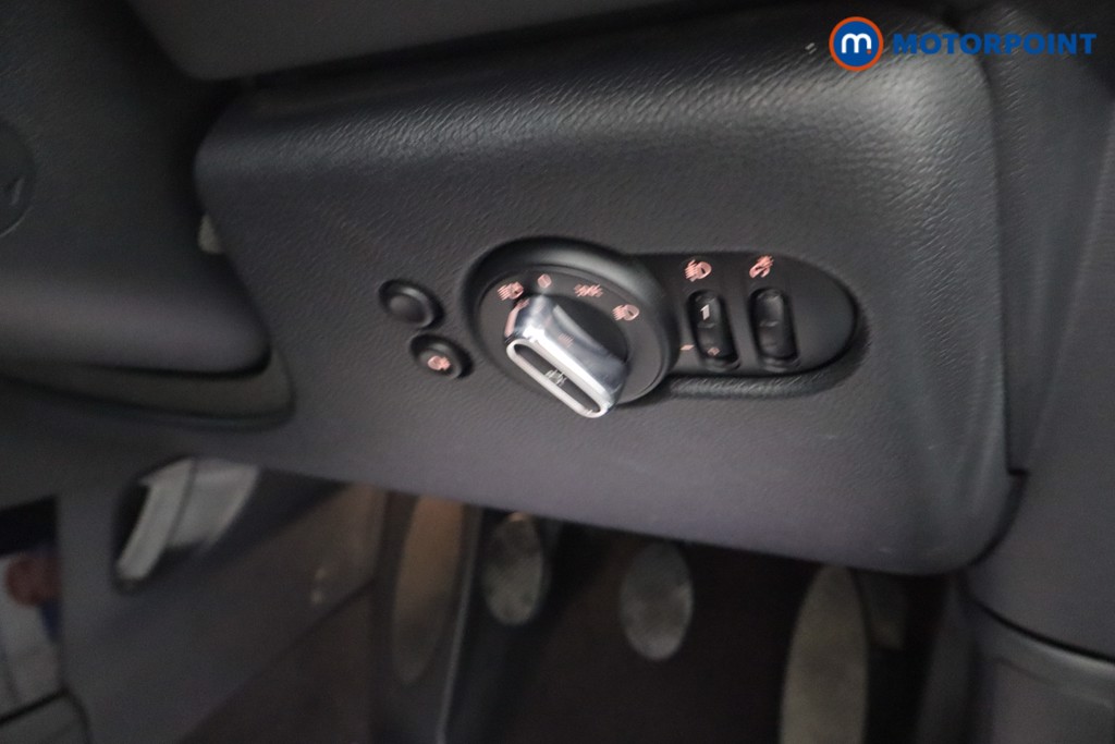 Mini Hatchback Cooper Classic Manual Petrol Hatchback - Stock Number (1677548) - 16th supplementary image