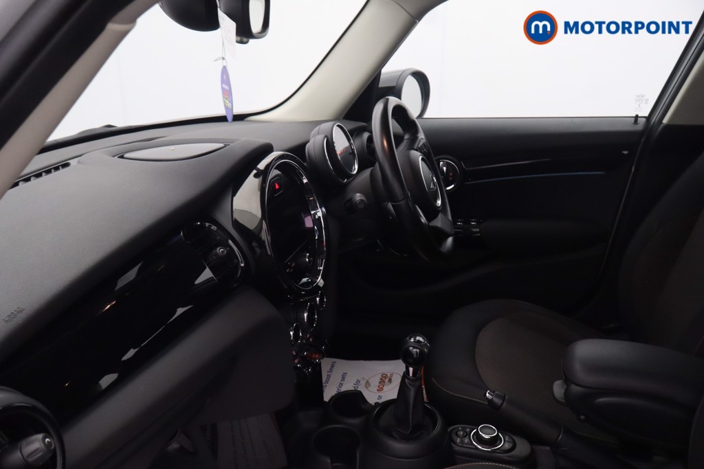 Mini Hatchback Cooper Classic Manual Petrol Hatchback - Stock Number (1677548) - 36th supplementary image