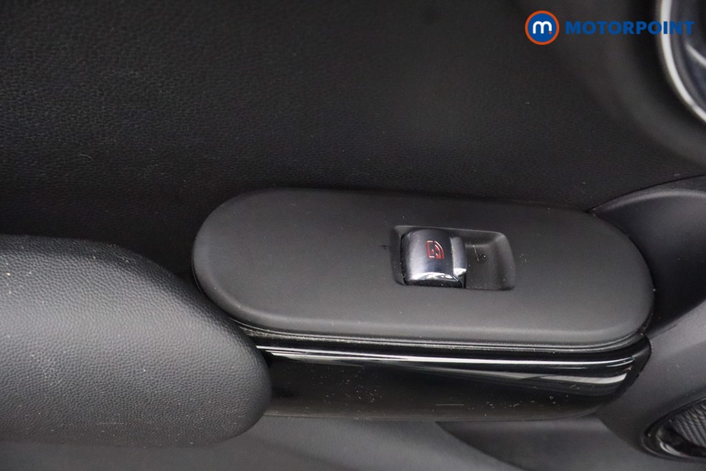 Mini Hatchback Cooper Classic Manual Petrol Hatchback - Stock Number (1677548) - 40th supplementary image