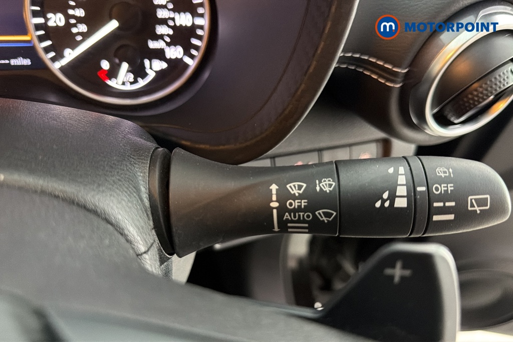 Nissan Juke N-Connecta Automatic Petrol SUV - Stock Number (1677785) - 6th supplementary image