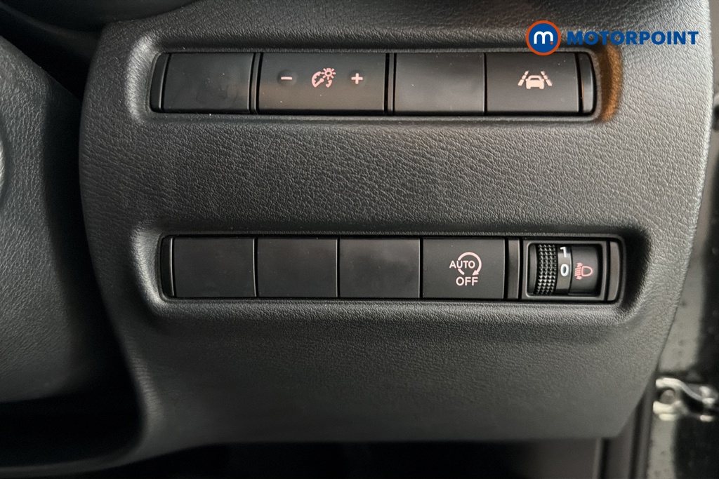 Nissan Juke N-Connecta Automatic Petrol SUV - Stock Number (1677785) - 11th supplementary image