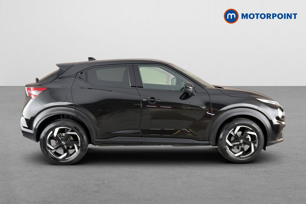 Nissan Juke N-Connecta Automatic Petrol SUV - Stock Number (1677785) - Passenger side