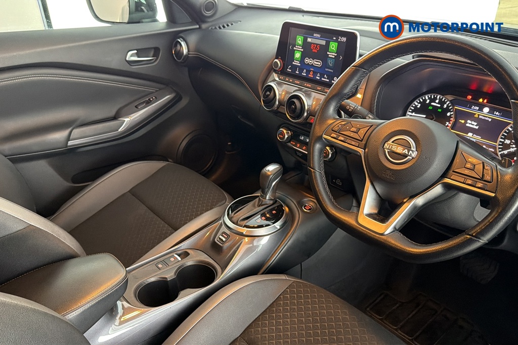 Nissan Juke N-Connecta Automatic Petrol SUV - Stock Number (1677785) - 1st supplementary image