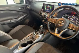 Nissan Juke N-Connecta Automatic Petrol SUV - Stock Number (1677785) - 1st supplementary image
