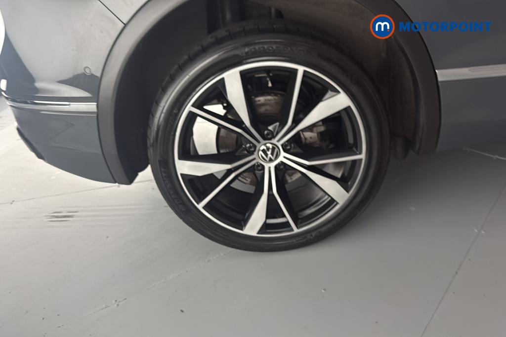 Volkswagen Tiguan R-Line Automatic Petrol Plug-In Hybrid SUV - Stock Number (1678033) - 46th supplementary image