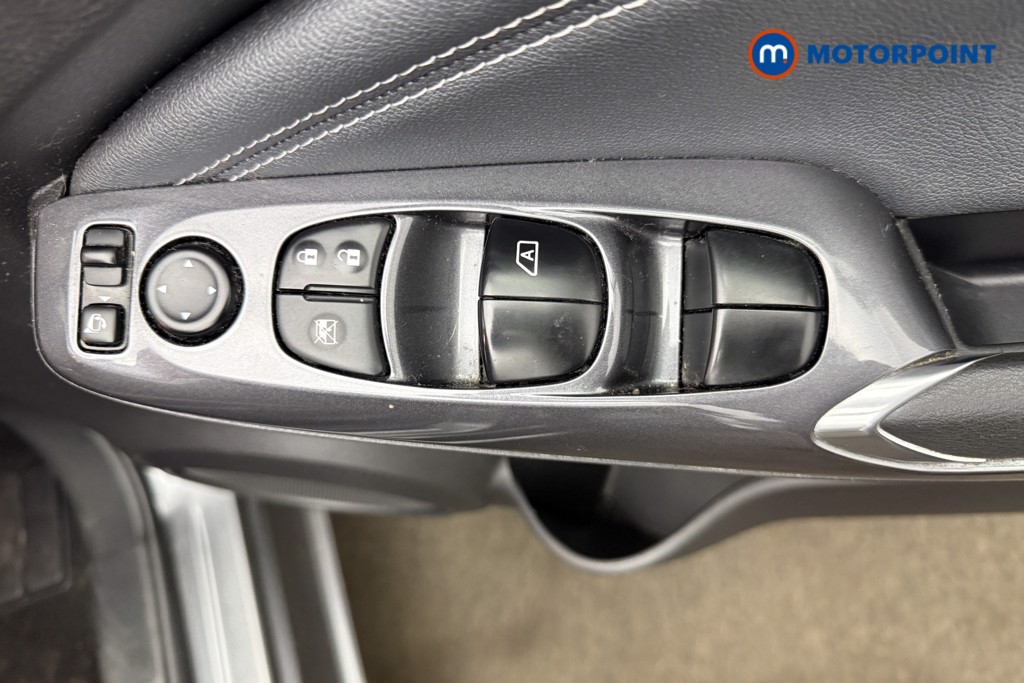 Nissan Juke N-Connecta Manual Petrol SUV - Stock Number (1678289) - 3rd supplementary image