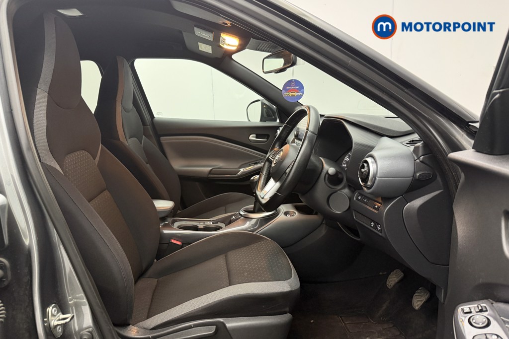 Nissan Juke N-Connecta Manual Petrol SUV - Stock Number (1678289) - 1st supplementary image