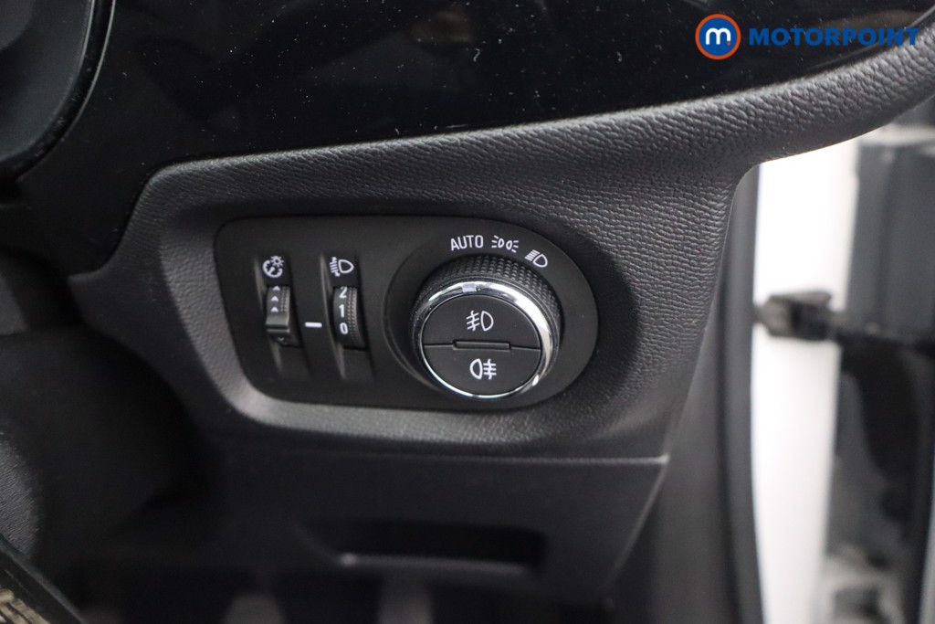 Vauxhall Corsa Elite Edition Manual Petrol Hatchback - Stock Number (1678461) - 12th supplementary image