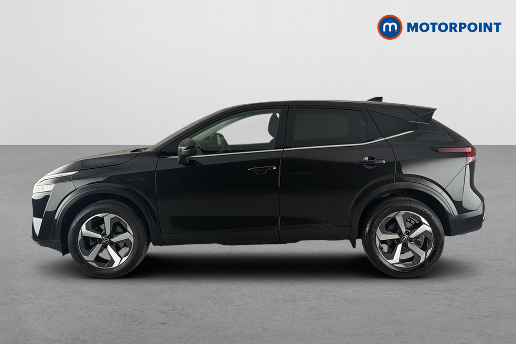 Nissan Qashqai N-Connecta Manual Petrol SUV - Stock Number (1678965) - Drivers side