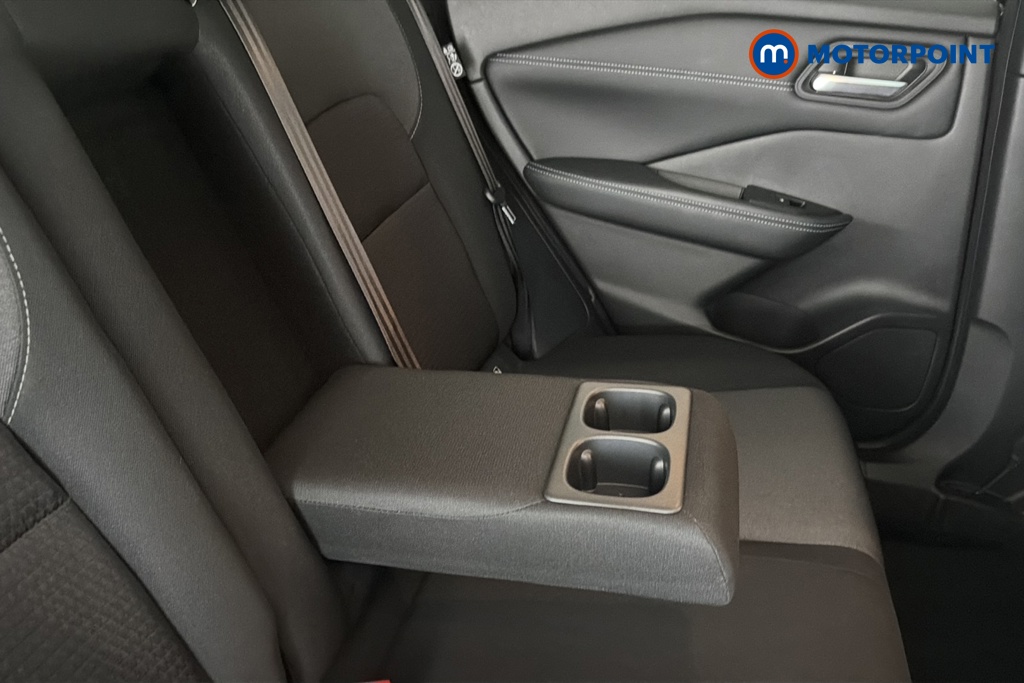 Nissan Qashqai N-Connecta Manual Petrol SUV - Stock Number (1678968) - 26th supplementary image